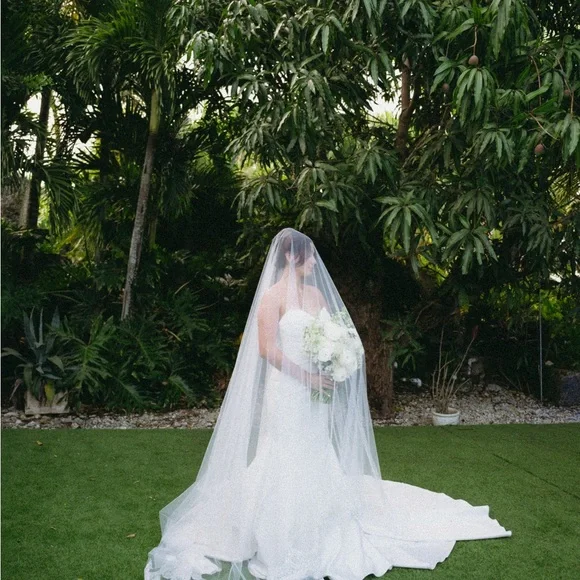 Elegant White Strapless Wedding Dress